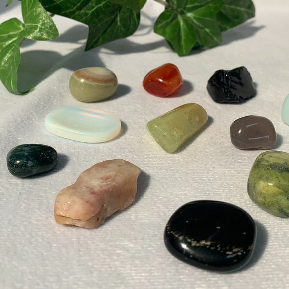 12pc Healing Natural Stones Bundle - Picture 6 of 9
